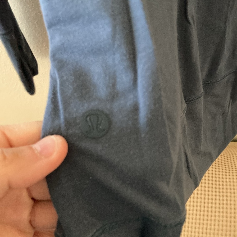 Lululemon blue long sleeve size 8 - Picture 5 of 5